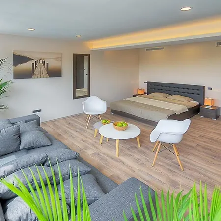 Onyx For 12 People Near Porec With 65 Private Pool And Jacuzzi * Visnjan