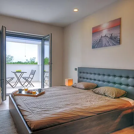 Onyx For 12 People Near Porec With 65 Private Pool And Jacuzzi * Višnjan