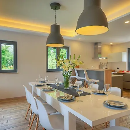 Onyx For 12 People Near Porec With 65 Private Pool And Jacuzzi * Višnjan