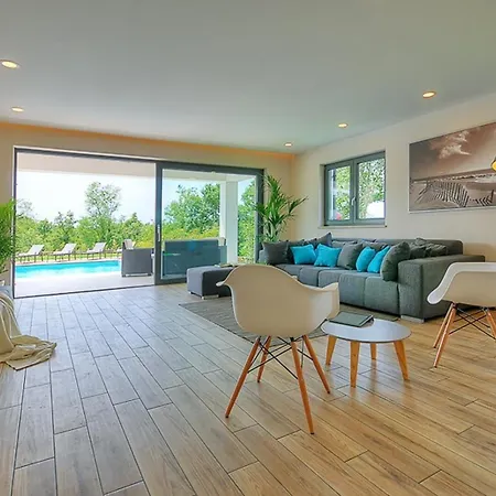 Onyx For 12 People Near Porec With 65 Private Pool And Jacuzzi Vila Višnjan