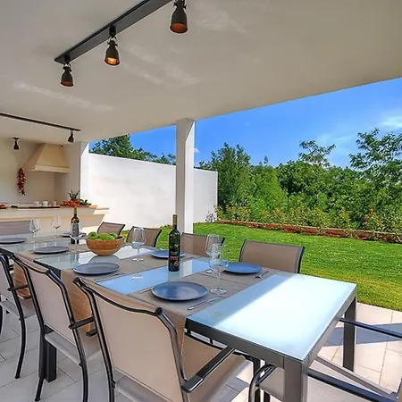 Onyx For 12 People Near Porec With 65 Private Pool And Jacuzzi Vila Višnjan