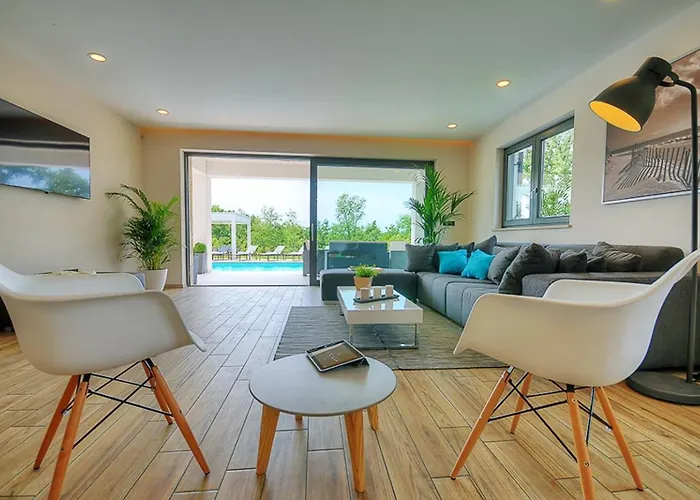 Villa Onyx For 12 People Near Porec With 65 Private Pool And Jacuzzi