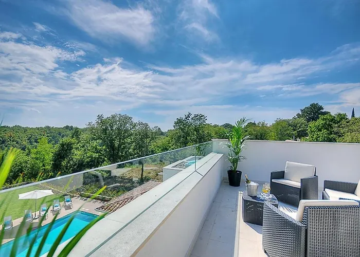 Onyx For 12 People Near Porec With 65 Private Pool And Jacuzzi *