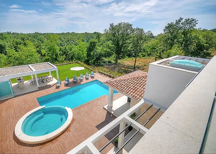 Onyx For 12 People Near Porec With 65 Private Pool And Jacuzzi *