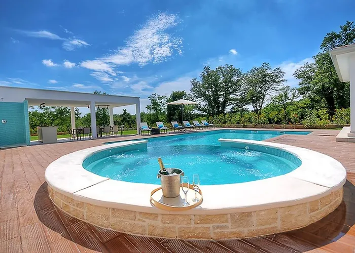 Onyx For 12 People Near Porec With 65 Private Pool And Jacuzzi Visnjan